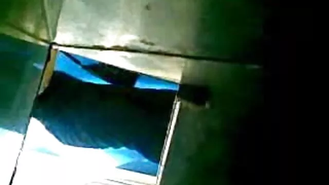 الکس گری بیشتر سکسیسسی از آنچه انتظار داشت ریمل می زند