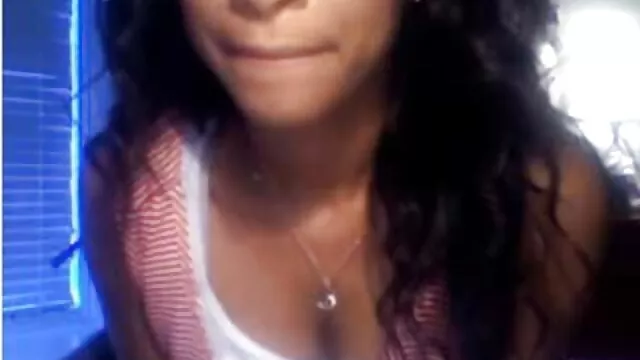 خروس هیولایی هیئت مدیره Negro cutie در دهان لینکدونی فیلم سوپر و شیرجه گیر کرده است